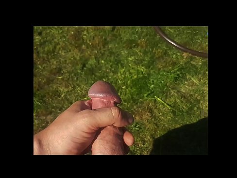 ❤️ Hot hottie får sin lyserøde fisse kneppet og kommer med en sprøjte i en sommerhave Fucking at da.gaypornforyou.ru ️❤